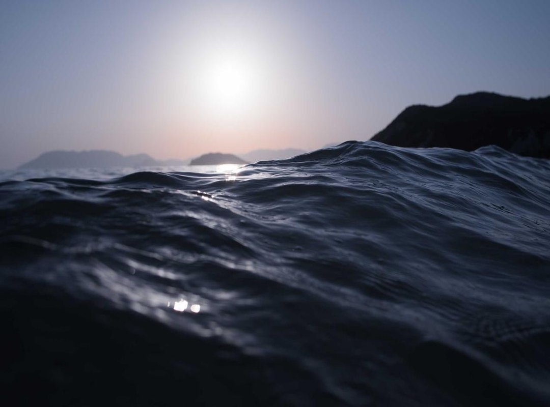 On-Site Chair Massage vs. Off-Site Vouchers: Which is Right for Your Team?